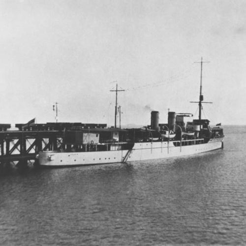 Vessel loading - Fort Hill Wharf.